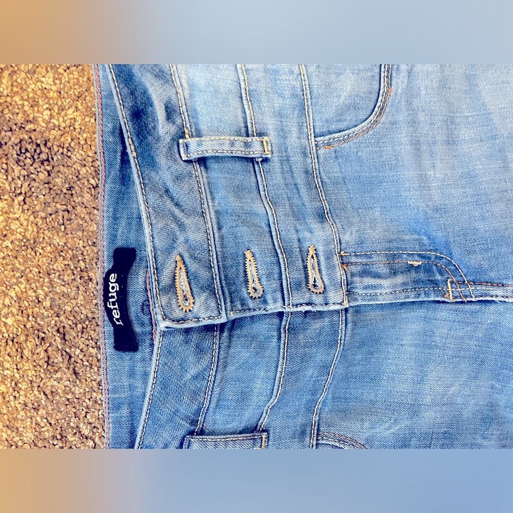 Jeans - Picture 3 of 5